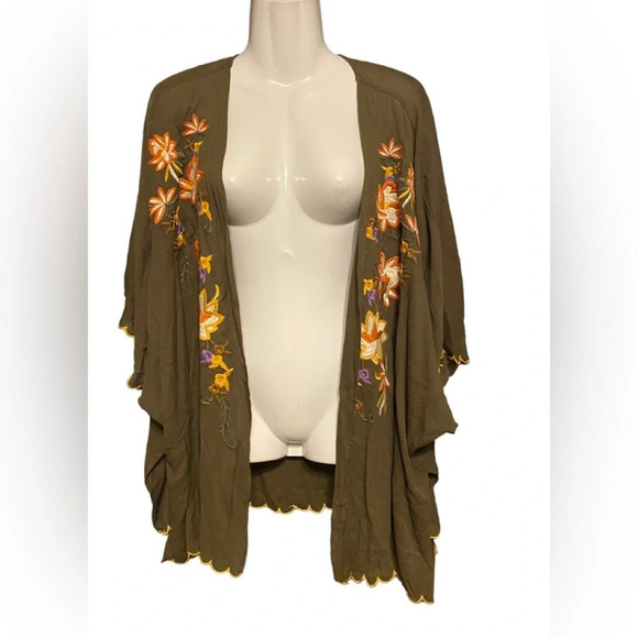 Umgee Floral Embroidered Wrap Shawl Topper - Picture 2 of 9